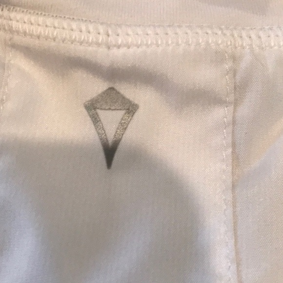 Ivivvia by lululemon, skirt, RARE - Picture 3 of 3